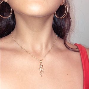 Gold rose necklace ✨